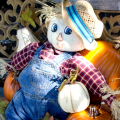 DIY Halloween Scarecrow Feature